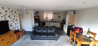 Large 2 bed flat