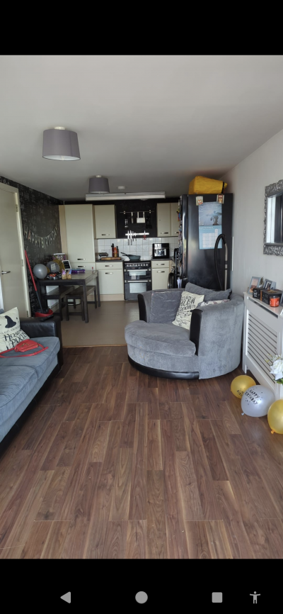 2 bed flat for 3 bed house 
