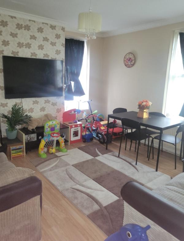 2 bedroom flat In Hackney Wants 3 bedroom flat In Hackney