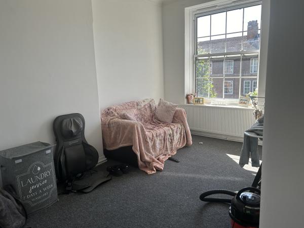 1 bedroom flat In Islington Wants 1 bedroom flat In Virginia Water