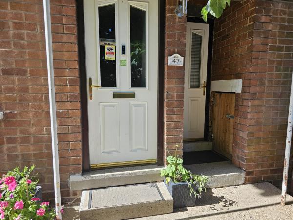 3 bedroom house In Sheffield Wants 2 bedroom house In London